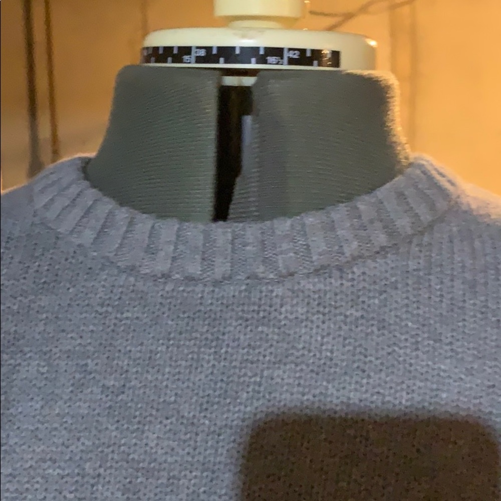 Sweater. - Picture 4 of 4